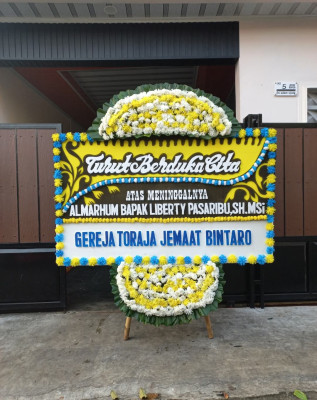 Papan Bunga Duka di Aur