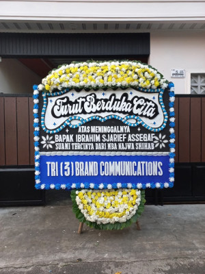 Papan Bunga Duka di Aur